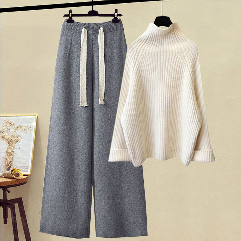 ホワイト/セーター＋グレー/パンツ