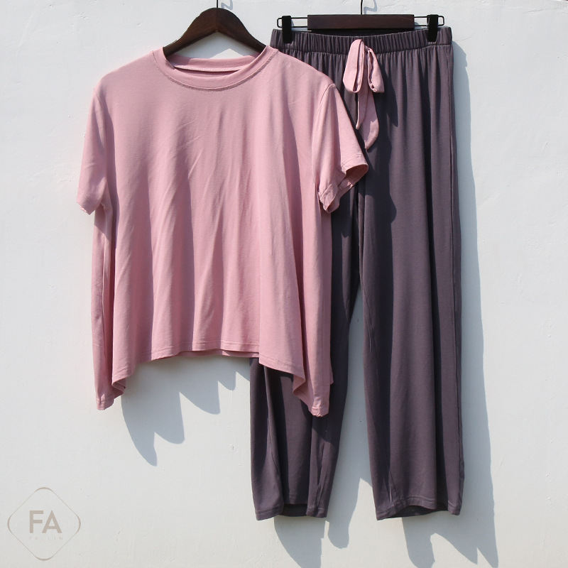ピンク/Tシャツ+グレー/パンツ