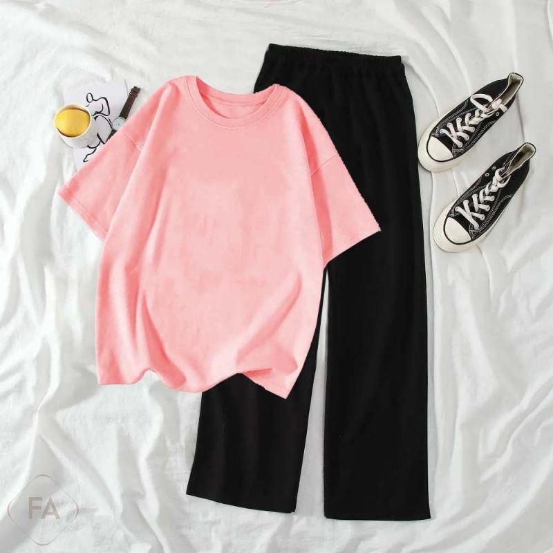 ピンク/Tシャツ+ブラック/パンツ